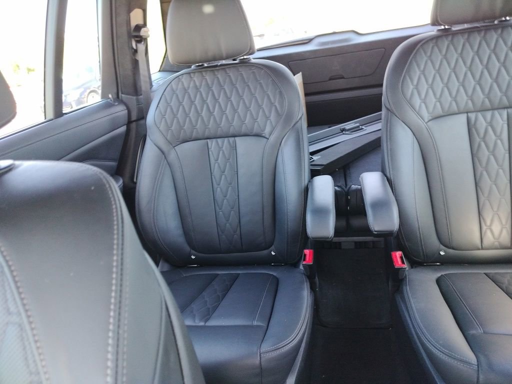 Used 2021 BMW X7 M50i w/ Dynamic Handling Package AWD/4WD image 7