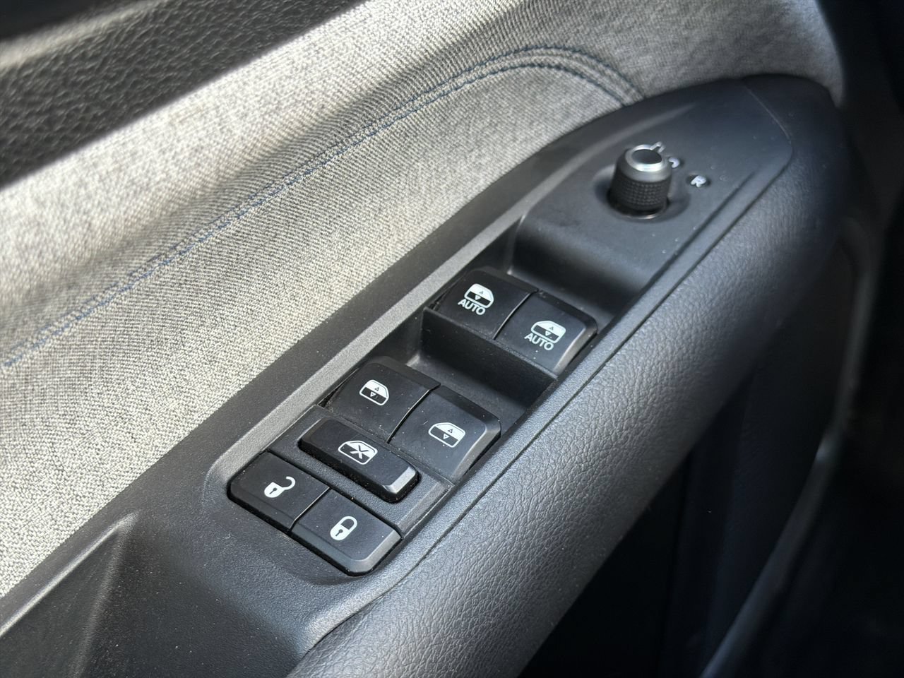 Used 2024 Jeep Compass Latitude AWD/4WD image 11