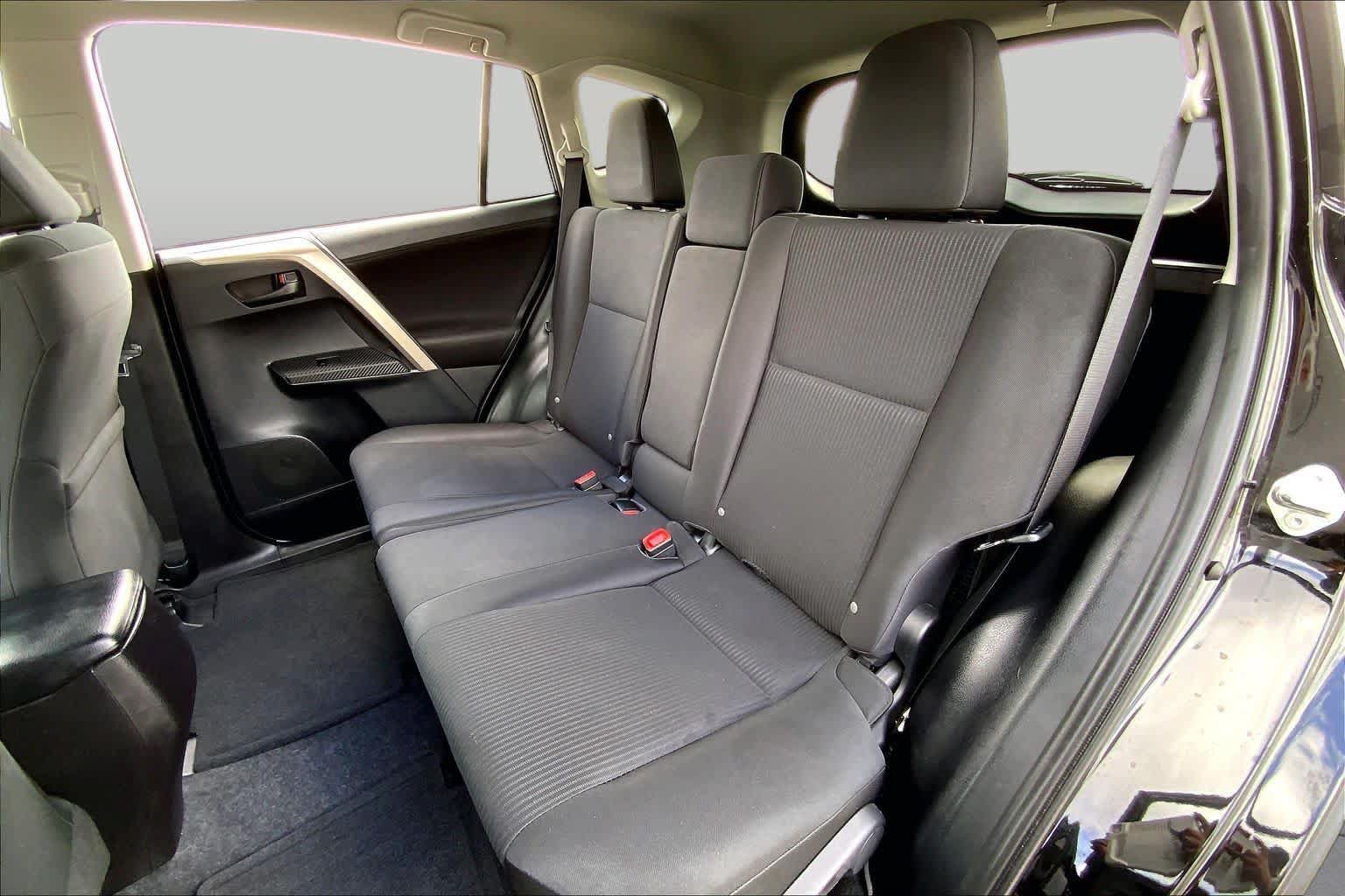 Used 2014 Toyota RAV4 LE FWD image 20