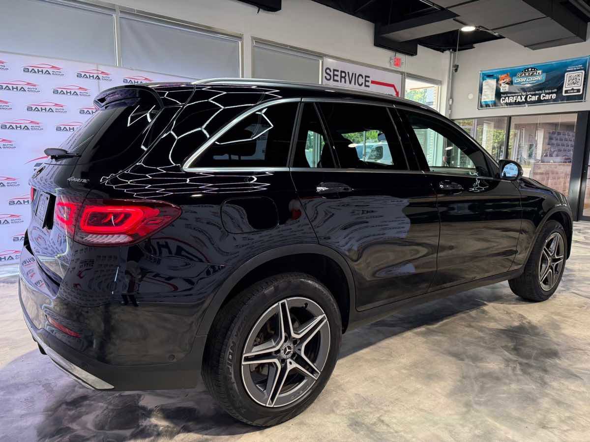 Used 2022 Mercedes-Benz GLC 300 4MATIC w/ AMG Line image 12