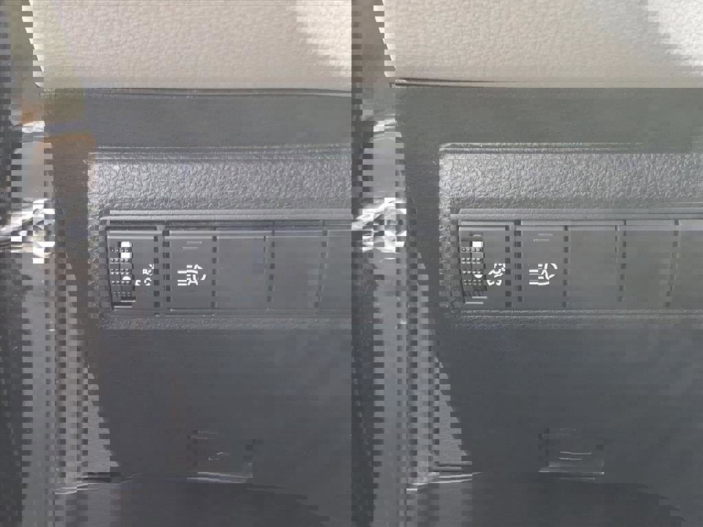 Used 2022 Toyota Corolla LE image 12