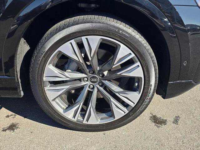 Used 2024 Audi Q8 Premium Plus w/ Premium Plus Package image 9