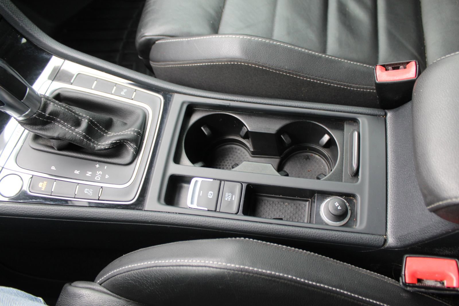 Used 2015 Volkswagen Golf R R image 27