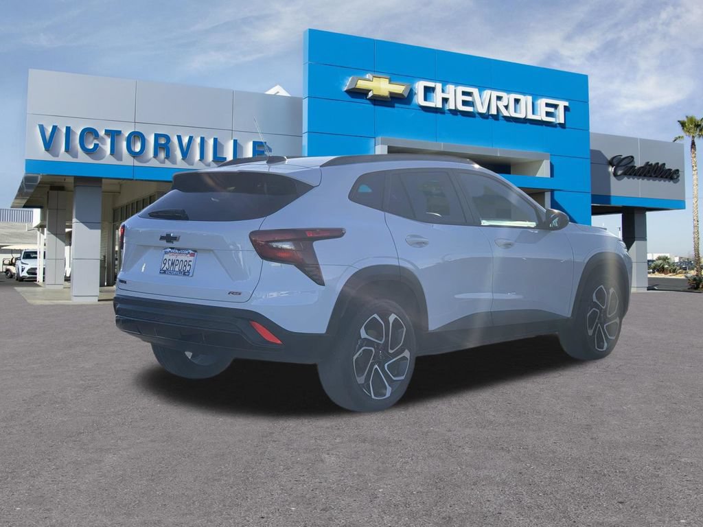 Used 2025 Chevrolet Trax RS w/ Driver Confidence Package FWD image 4