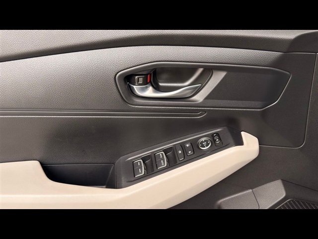 Certified 2025 Honda Accord LX image 32