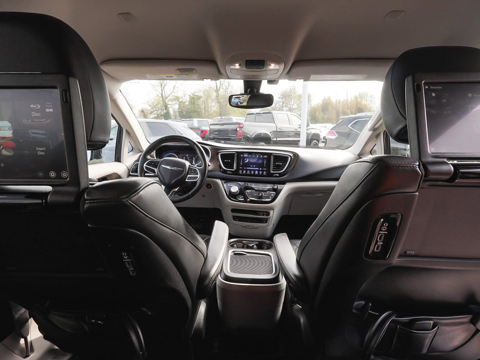 Used 2017 Chrysler Pacifica Touring-L Plus FWD image 37