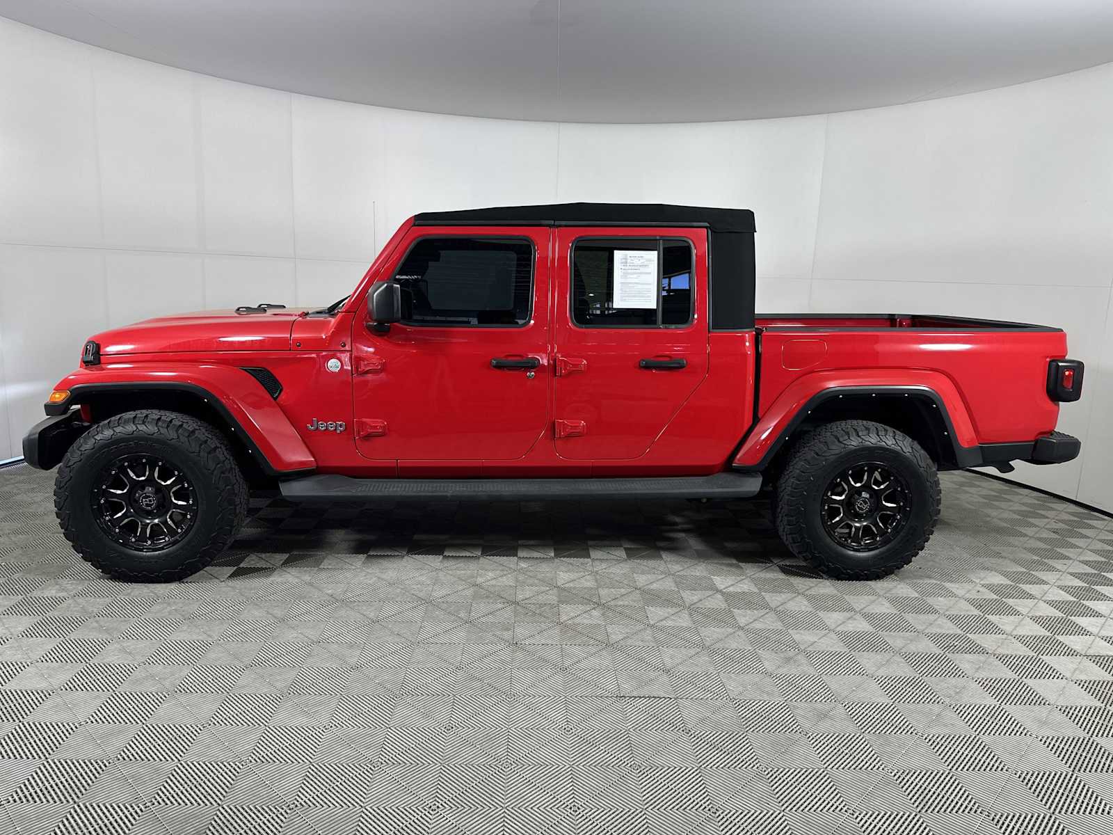 Used 2021 Jeep Gladiator Overland image 5