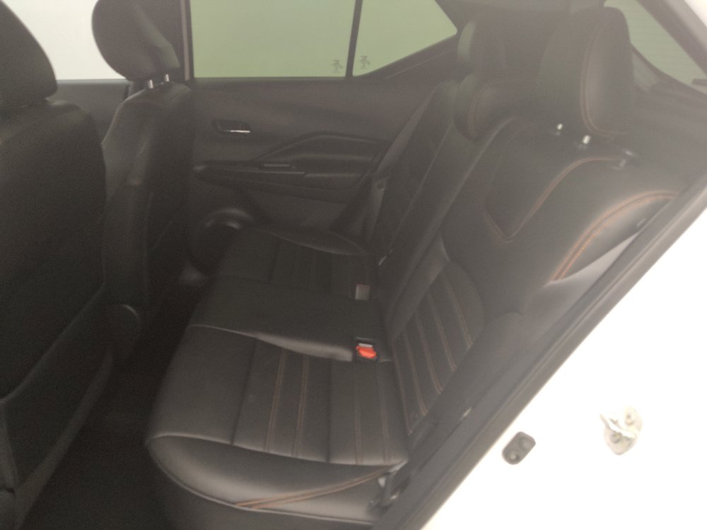Used 2018 Nissan Kicks SR w/ Premium Package FWD image 18