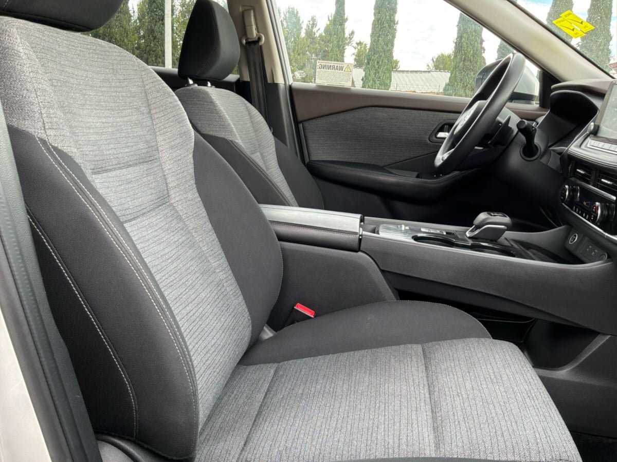 Used 2021 Nissan Rogue SV FWD image 21