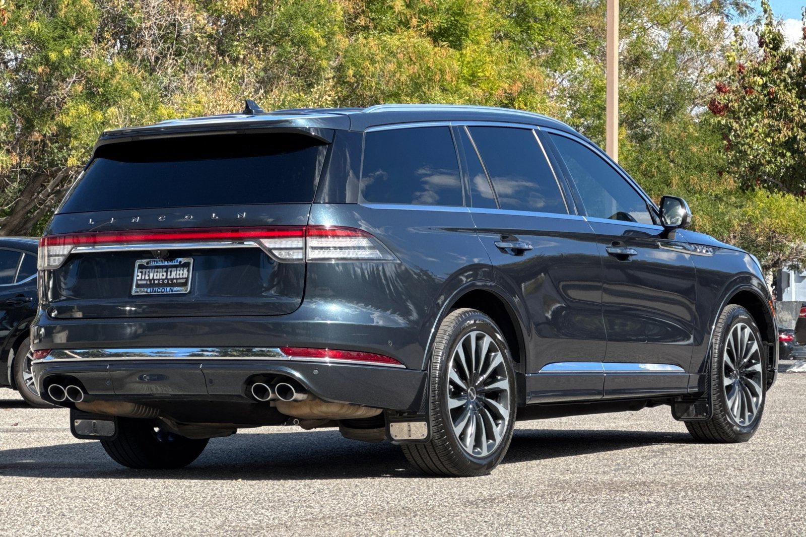 Used 2020 Lincoln Aviator Black Label Grand Touring w/ Class IV Trailer Tow Package image 4