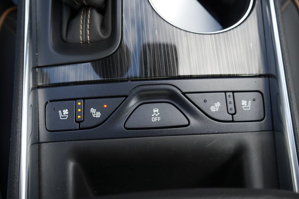 Used 2018 Chevrolet Impala Premier w/ Premier Confidence Package image 20