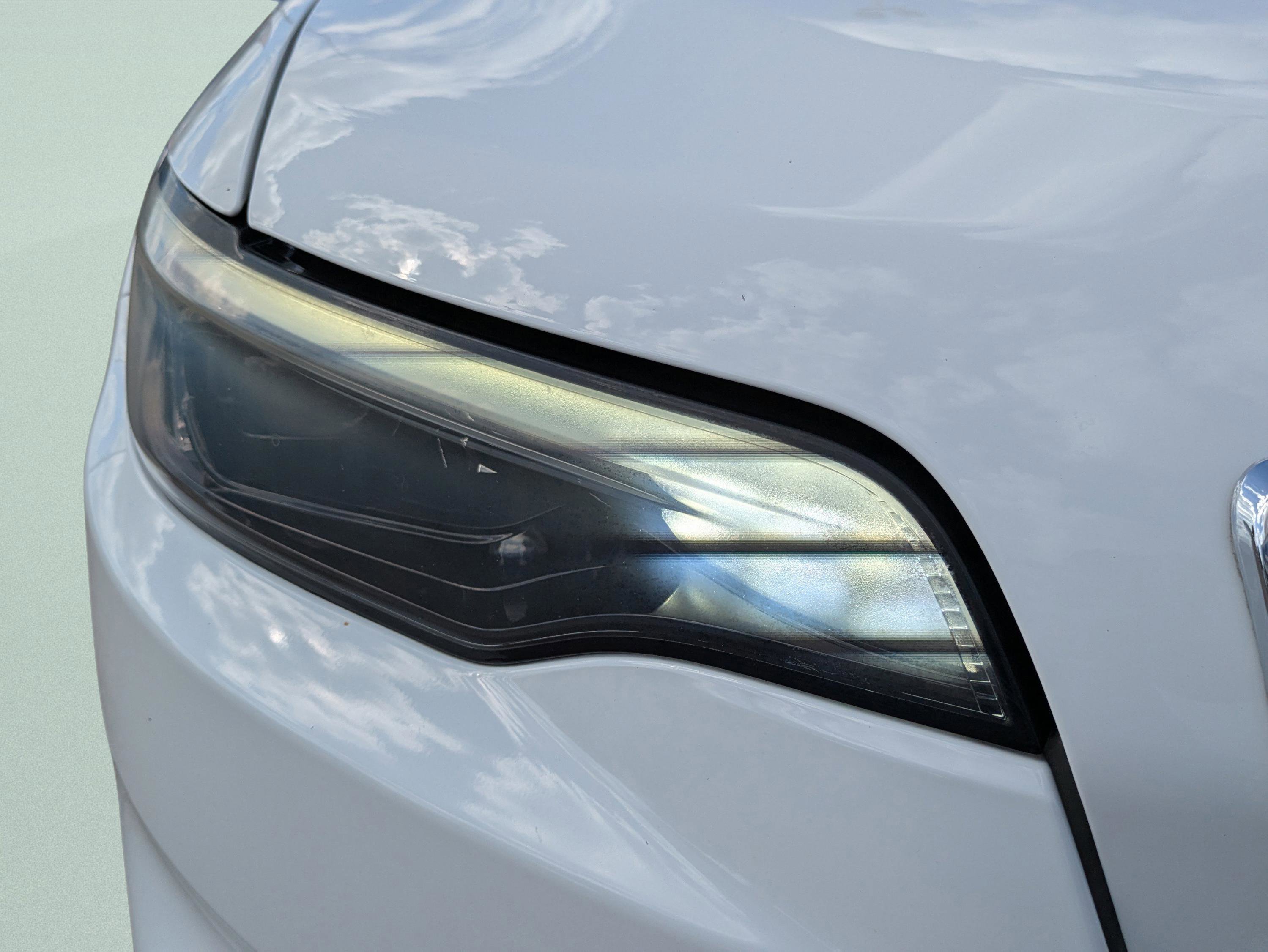 Used 2019 Jeep Cherokee Latitude Plus w/ Comfort/Convenience Group image 29