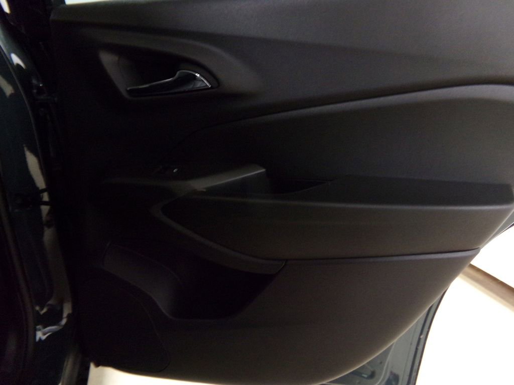 New 2025 Chevrolet Trax LT w/ Driver Confidence Package image 9