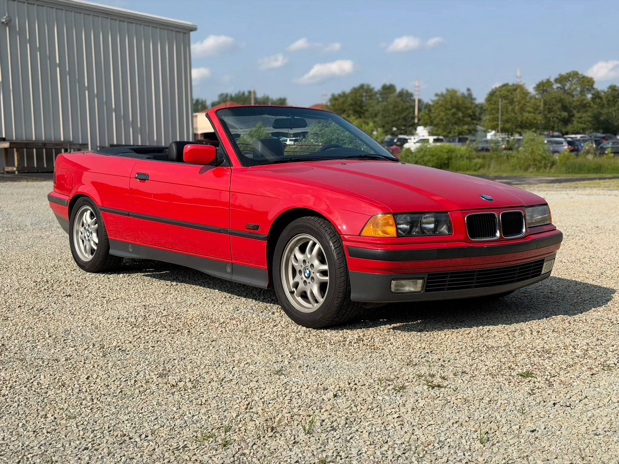 Used 1995 BMW 325i Convertible RWD image 3