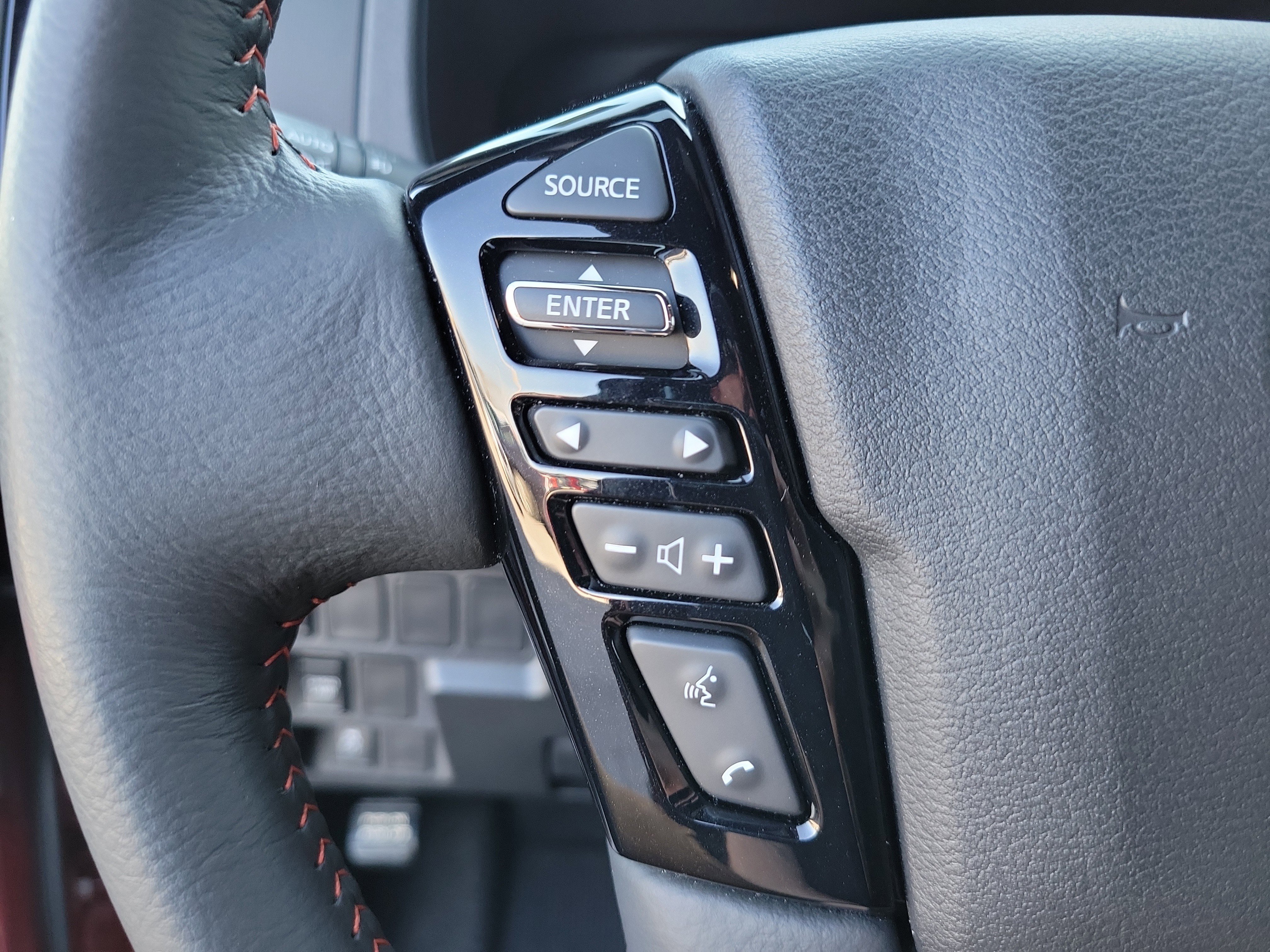 Used 2024 Nissan Frontier Pro-X w/ Technology Package image 21