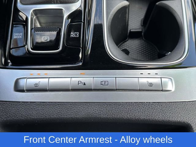 Used 2024 Kia Carnival EX image 9