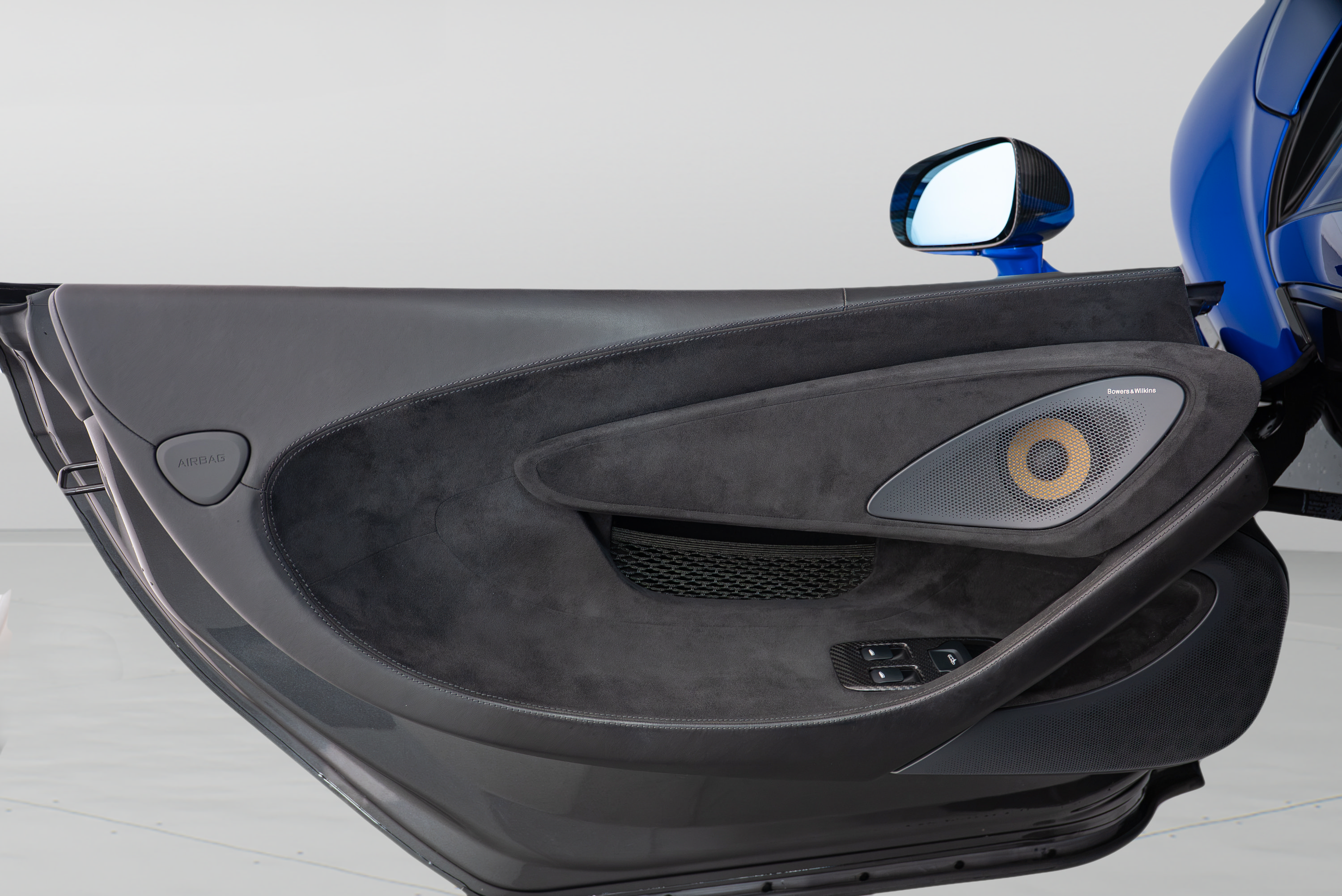 Used 2019 McLaren 600LT RWD image 16