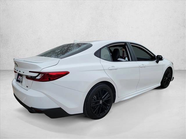 Used 2025 Toyota Camry SE image 5