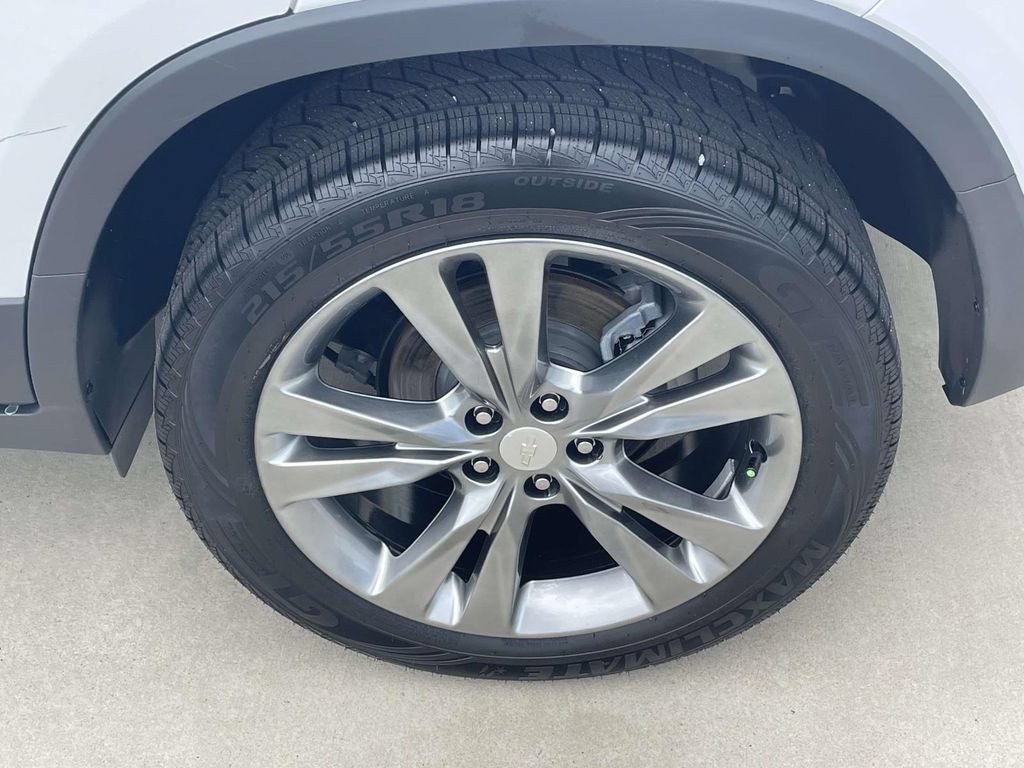 Used 2020 Chevrolet Trax LT w/ Sun & Sound Package AWD/4WD image 9
