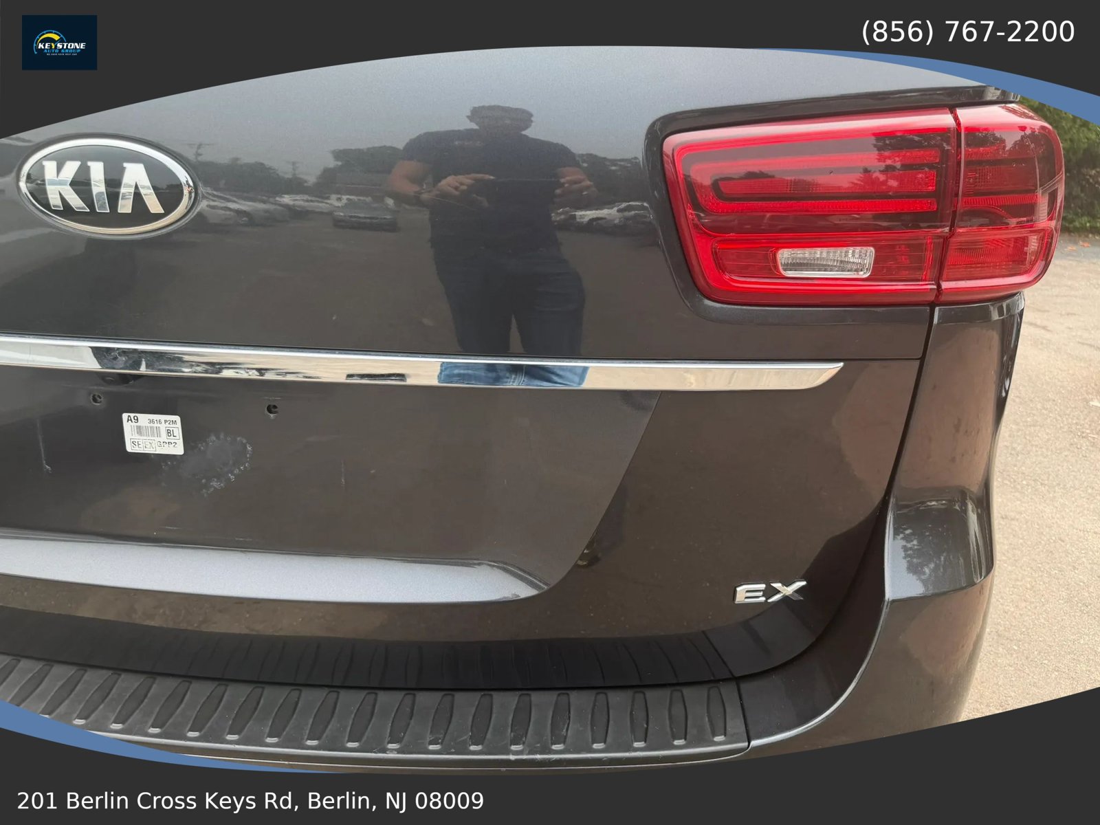 Used 2021 Kia Sedona EX FWD image 40