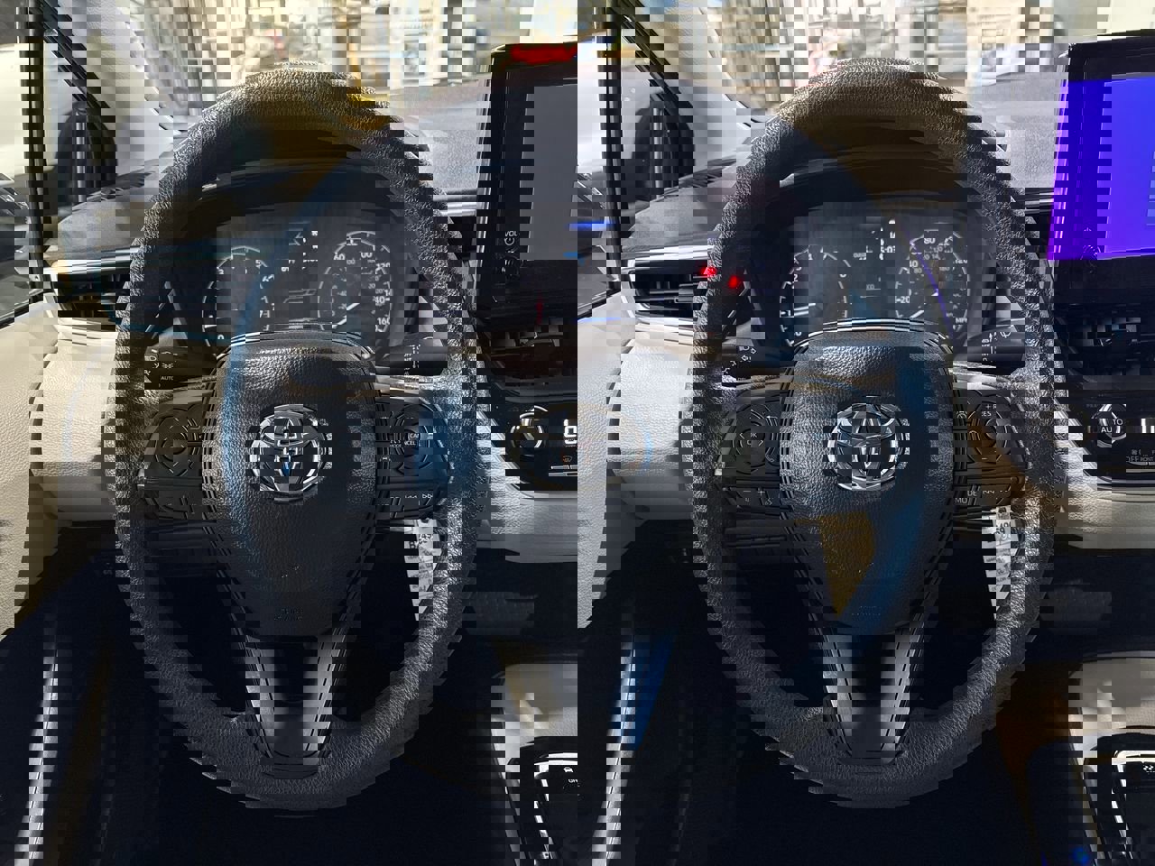 Certified 2025 Toyota Corolla LE image 14