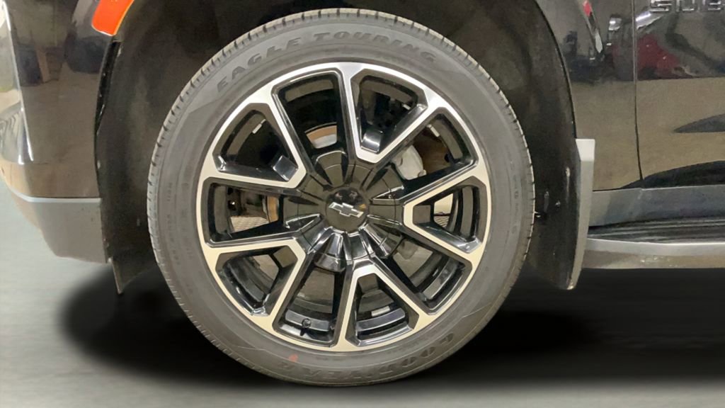 Used 2021 Chevrolet Suburban RST w/ Luxury Package image 37