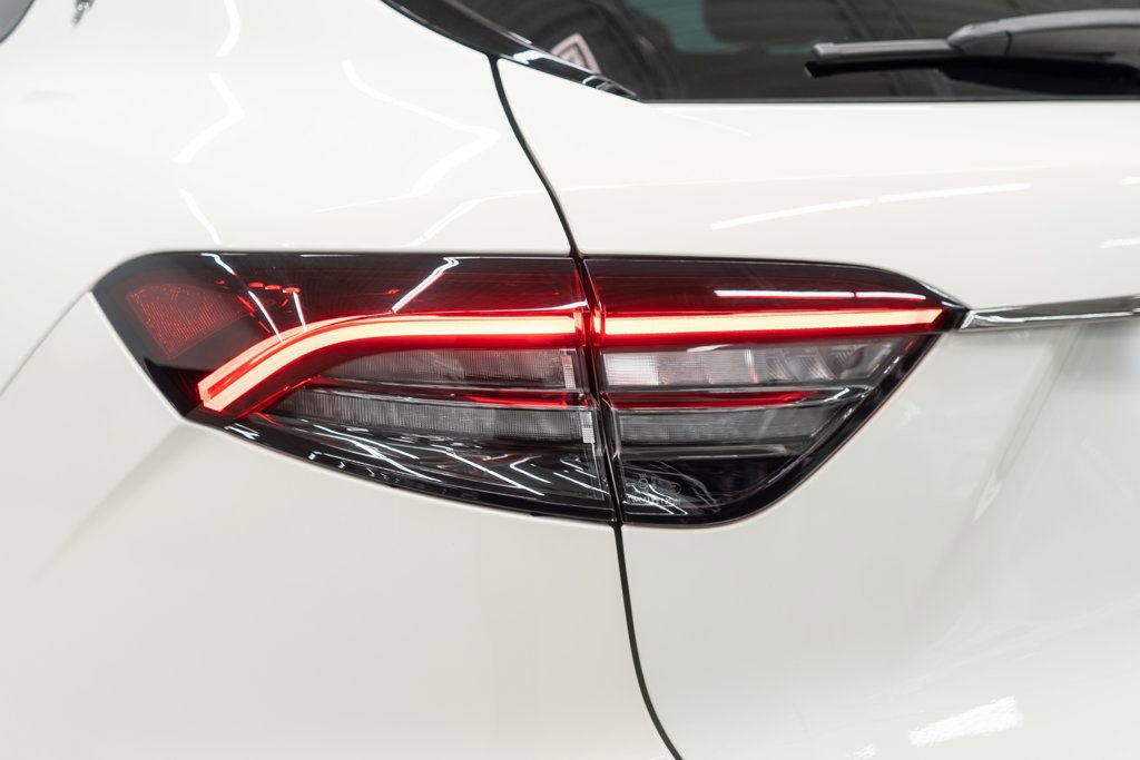 Used 2022 Maserati Levante GT AWD/4WD image 46