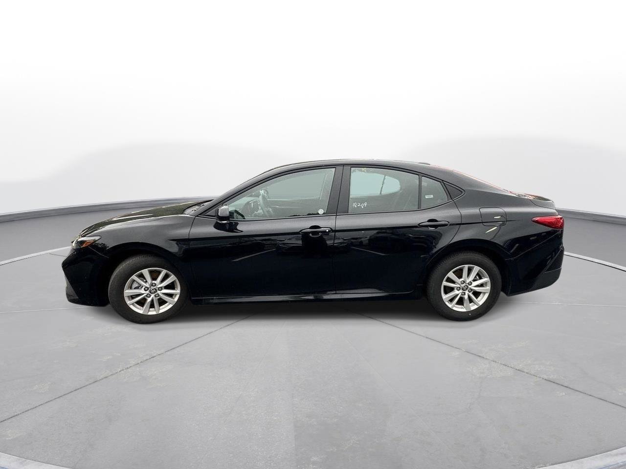 Used 2026 Toyota Camry LE FWD image 9