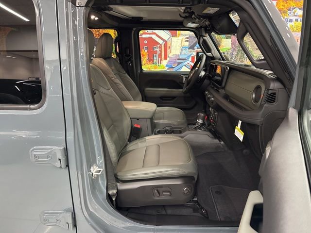 New 2026 Jeep Gladiator Mojave w/ Safety Group image 48