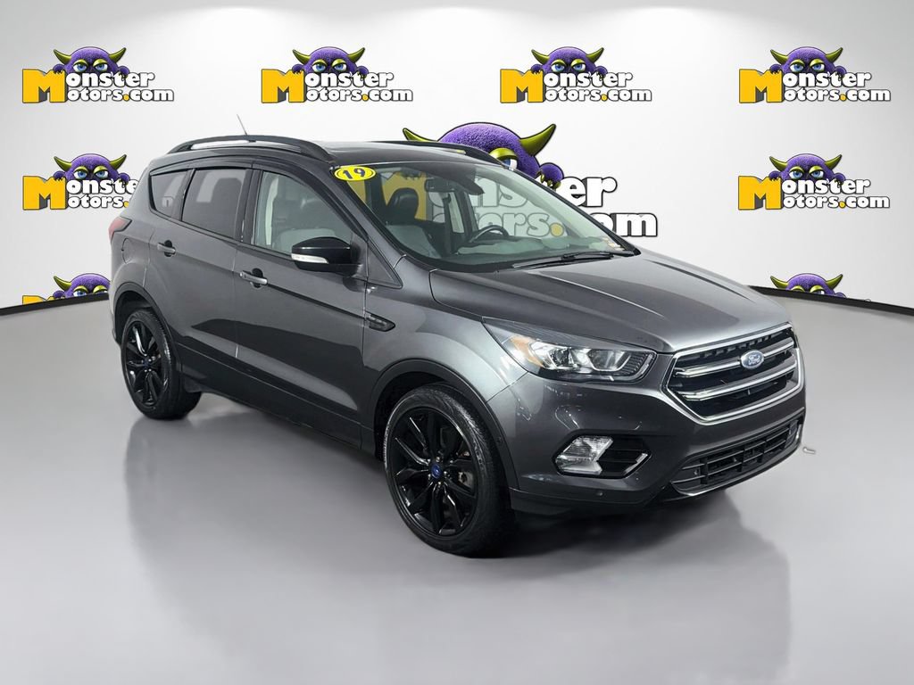 Used 2019 Ford Escape Titanium AWD/4WD image 3