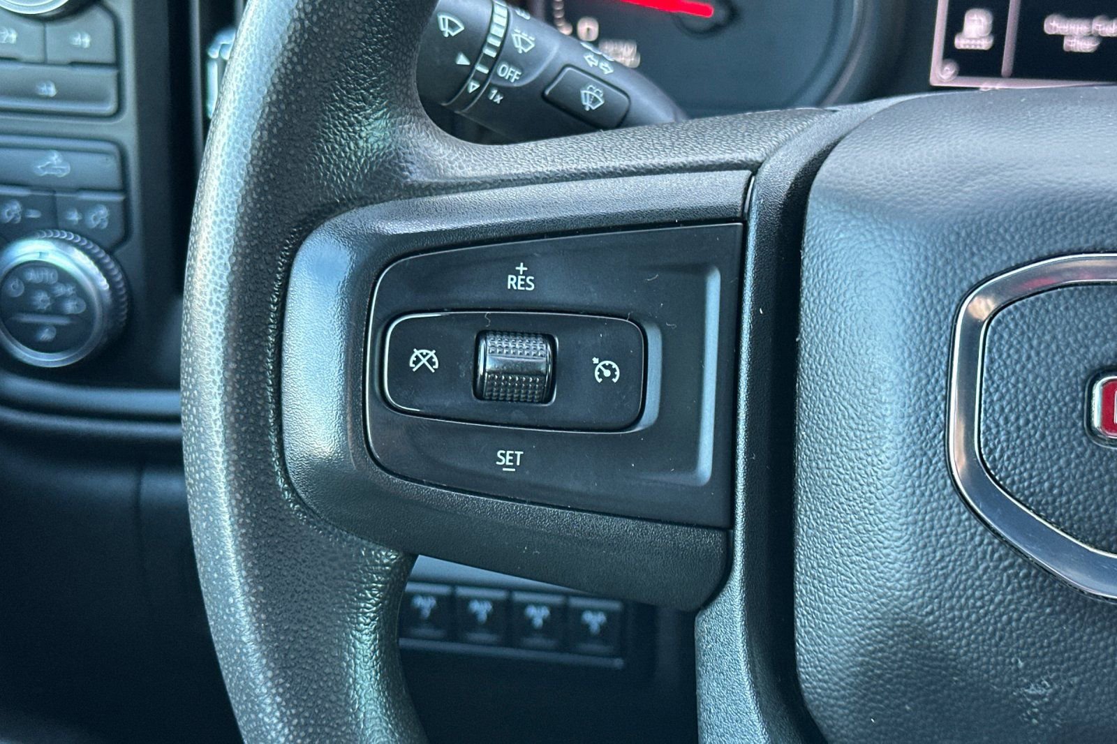 Used 2022 GMC Sierra 3500 Pro w/ Convenience Package image 24