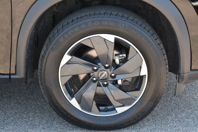 Used 2024 Nissan Rogue SV AWD/4WD image 34