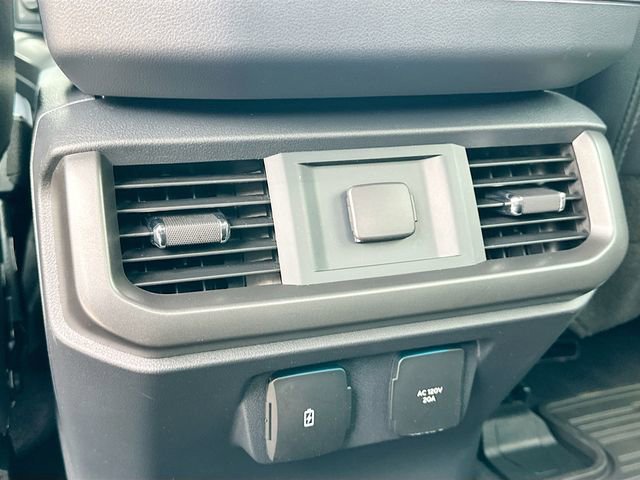 Used 2025 Ford F150 Lariat w/ Equipment Group 501A Mid image 26