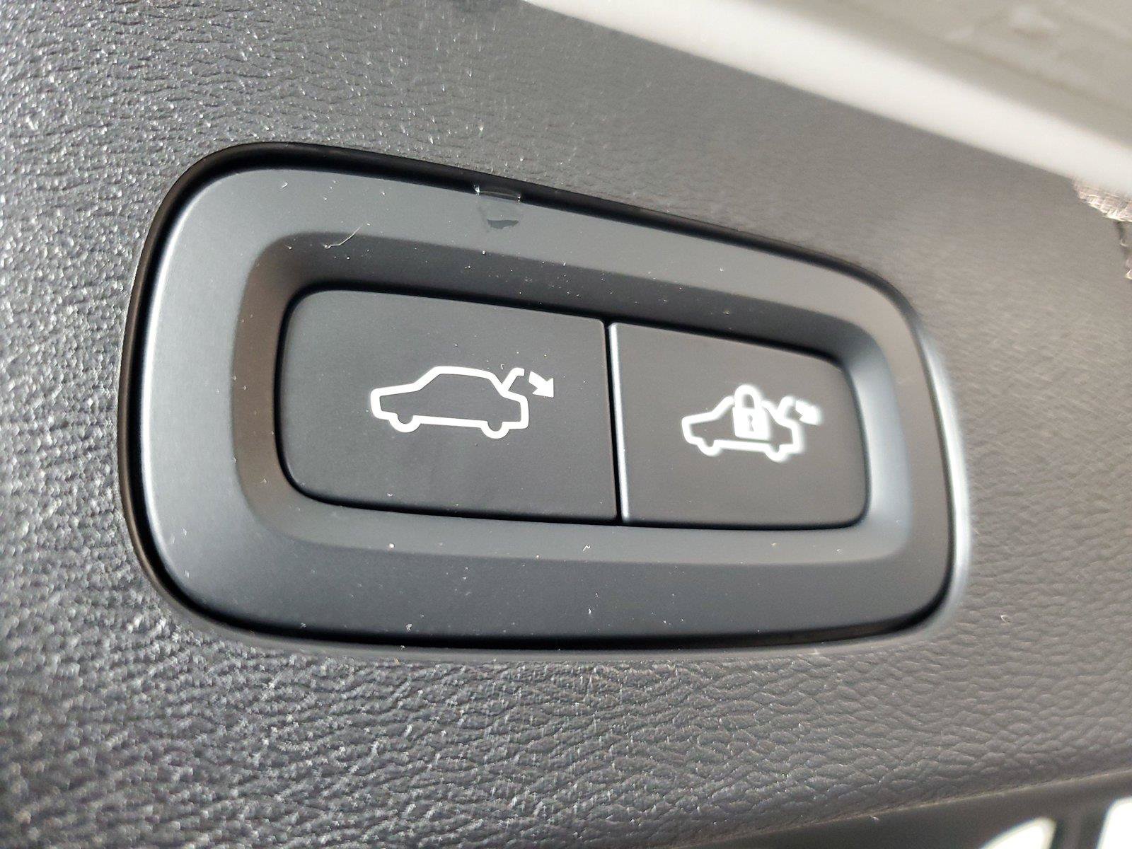 Certified 2024 Volvo V60 T8 Polestar AWD/4WD image 10