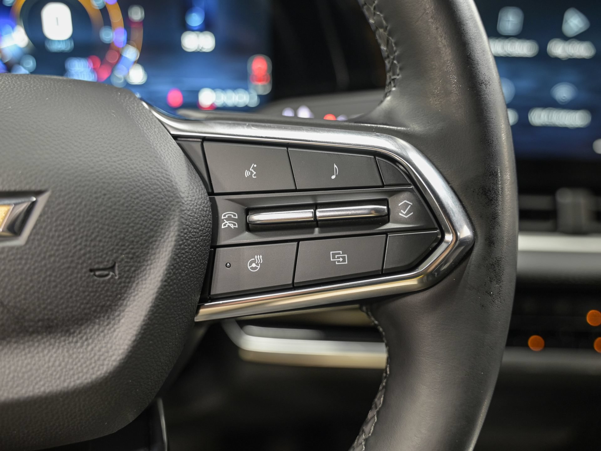 Used 2025 Chevrolet Equinox LT AWD/4WD image 19