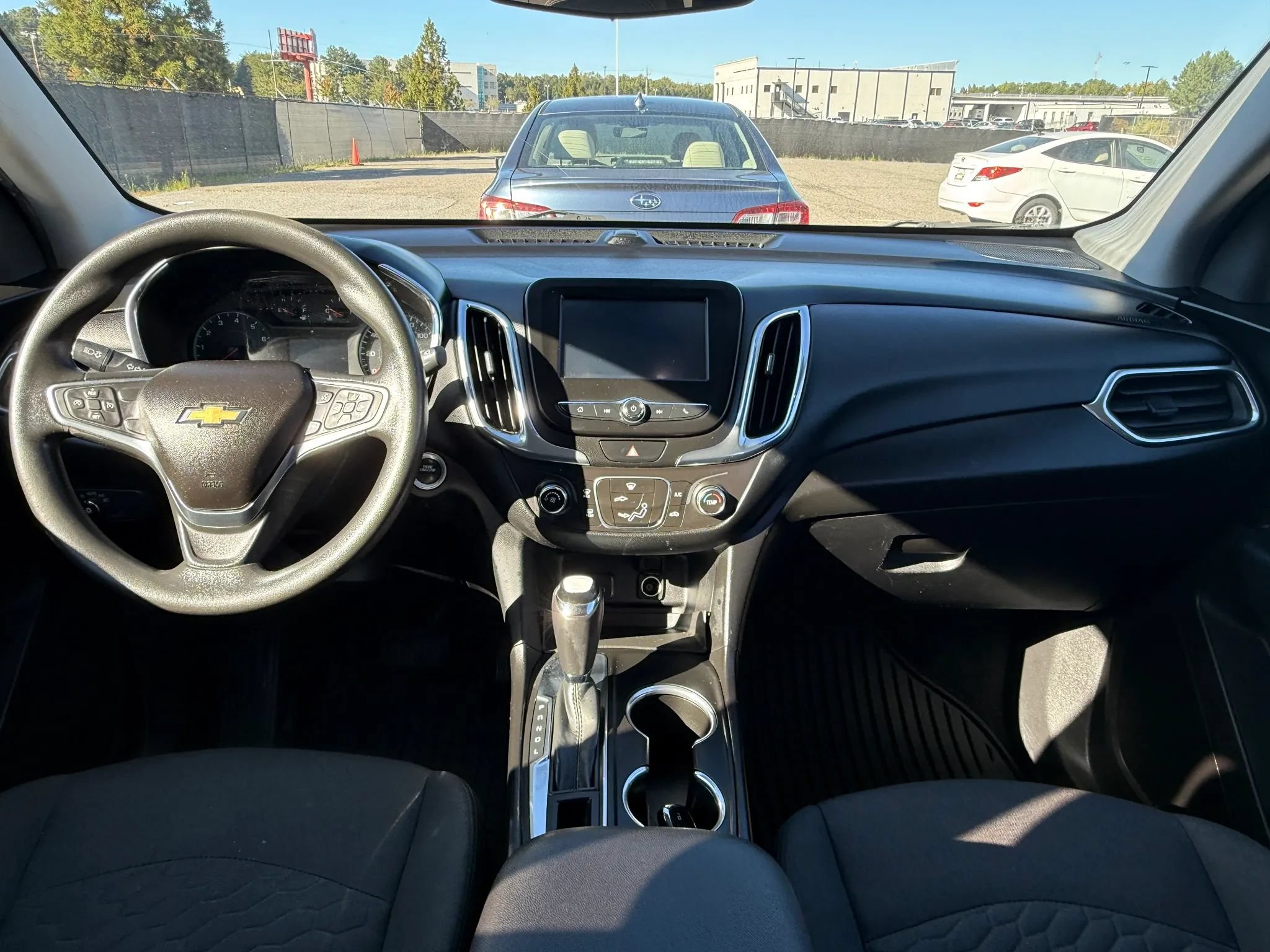 Used 2018 Chevrolet Equinox LT FWD image 3