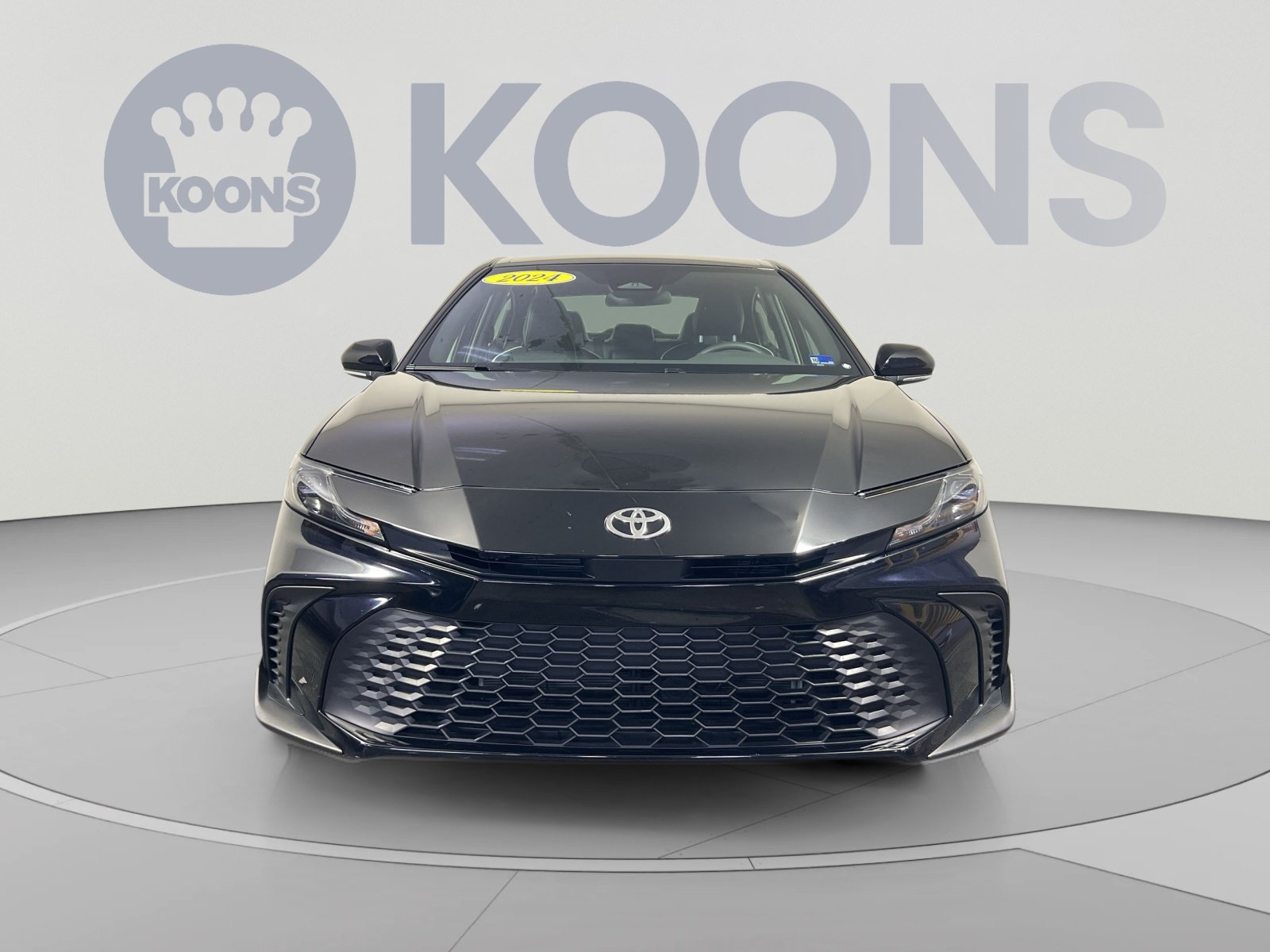 Used 2026 Toyota Camry SE FWD image 11