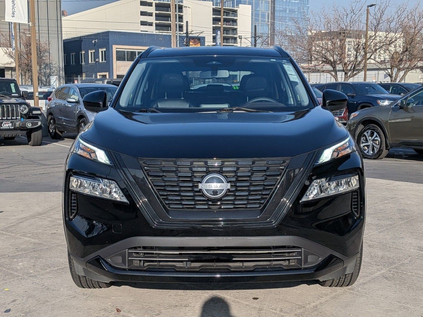 Used 2023 Nissan Rogue SV w/ SV Premium B Package image 11