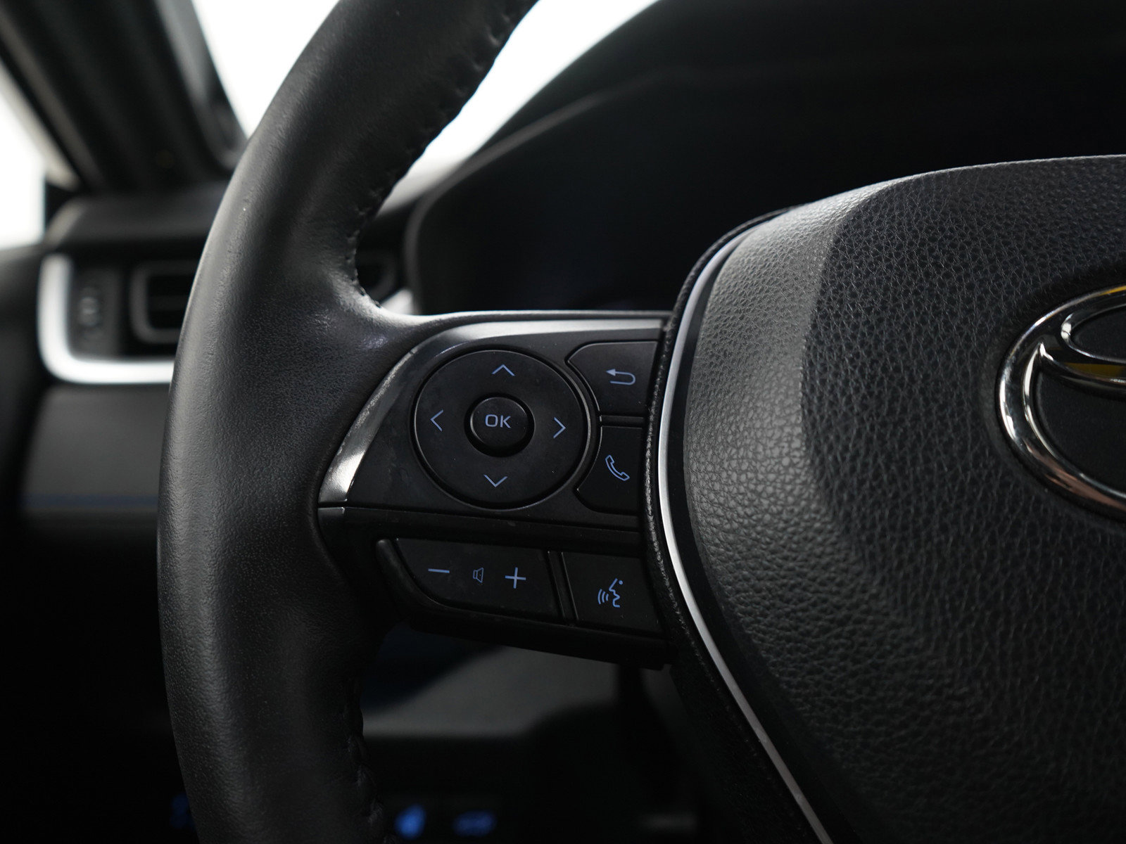 Used 2020 Toyota RAV4 XSE AWD/4WD image 26