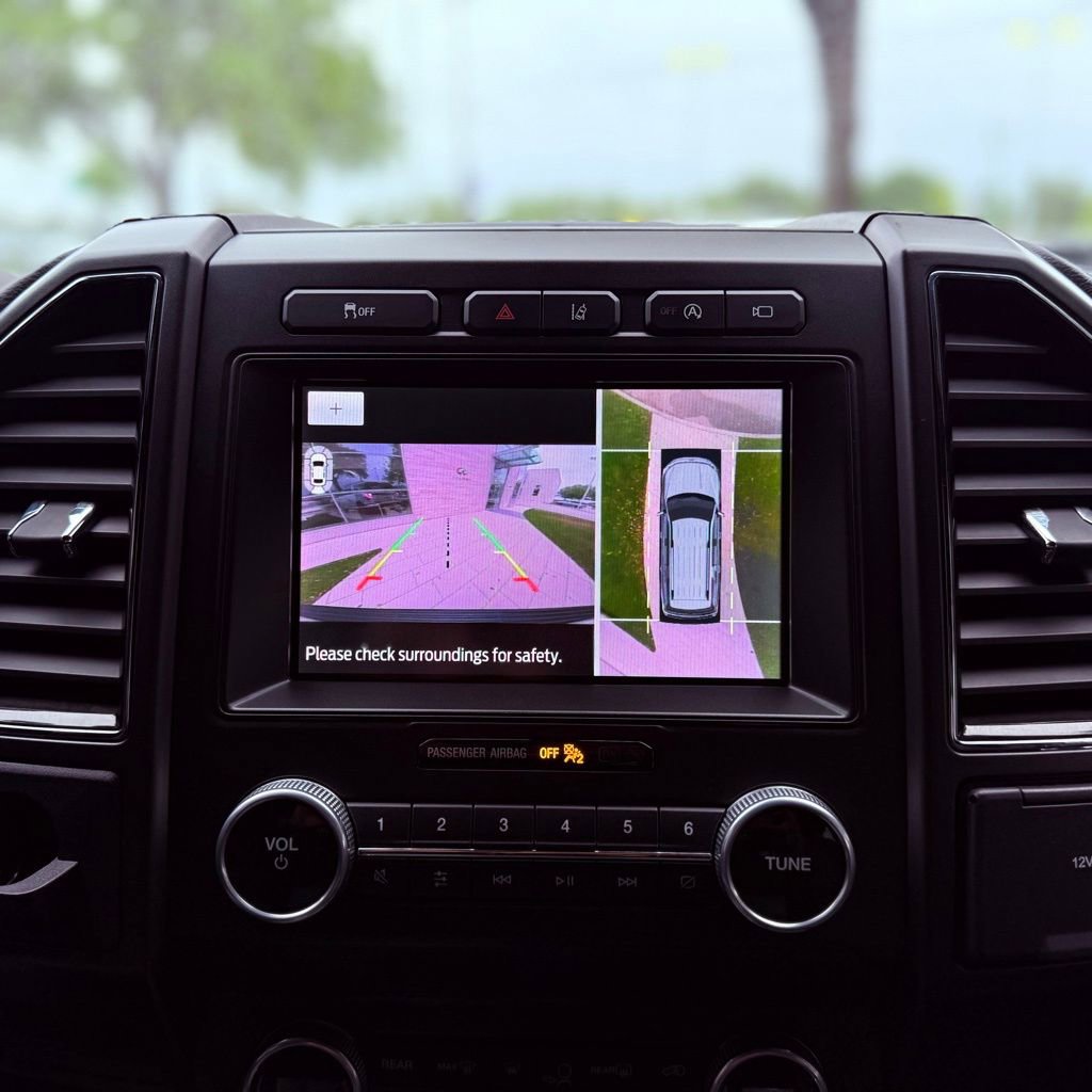 Used 2021 Ford Expedition Max Limited image 13