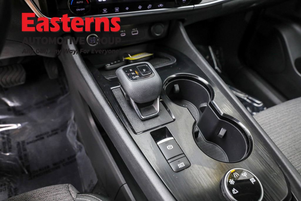 Used 2022 Nissan Rogue SV image 12