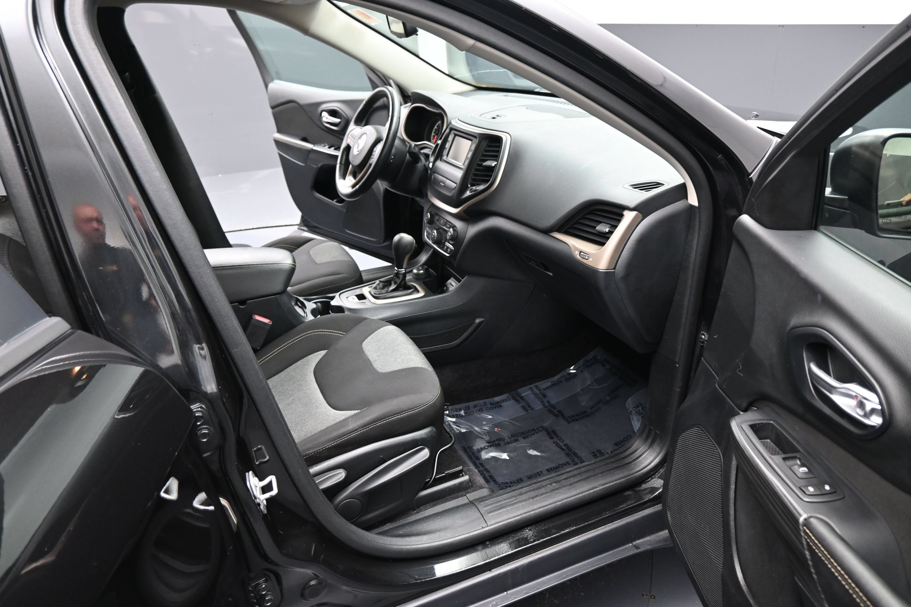Used 2016 Jeep Cherokee Sport w/ Cold Weather Group AWD/4WD image 20