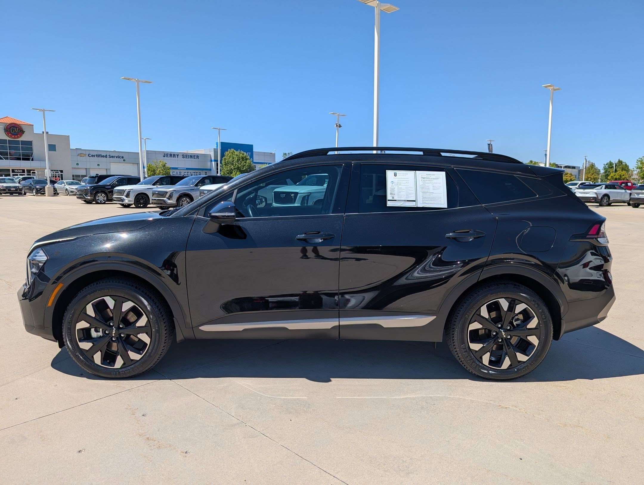 Used 2023 Kia Sportage X-Line AWD/4WD image 2