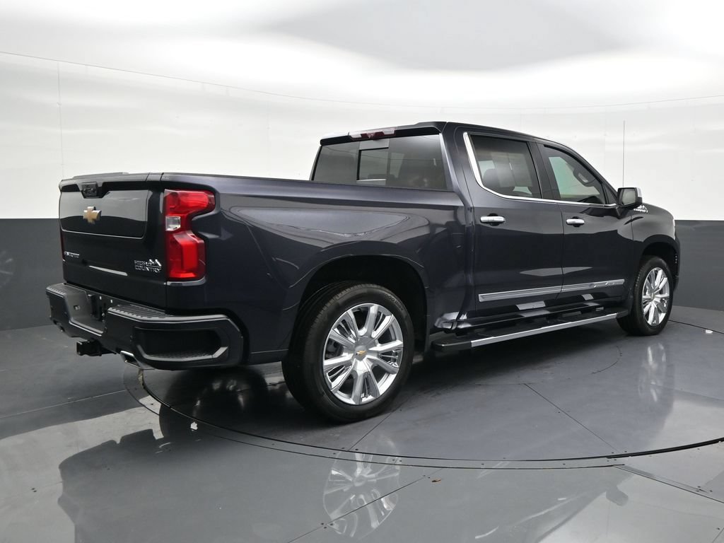 Used 2024 Chevrolet Silverado 1500 High Country w/ High Country Premium Package AWD/4WD image 5
