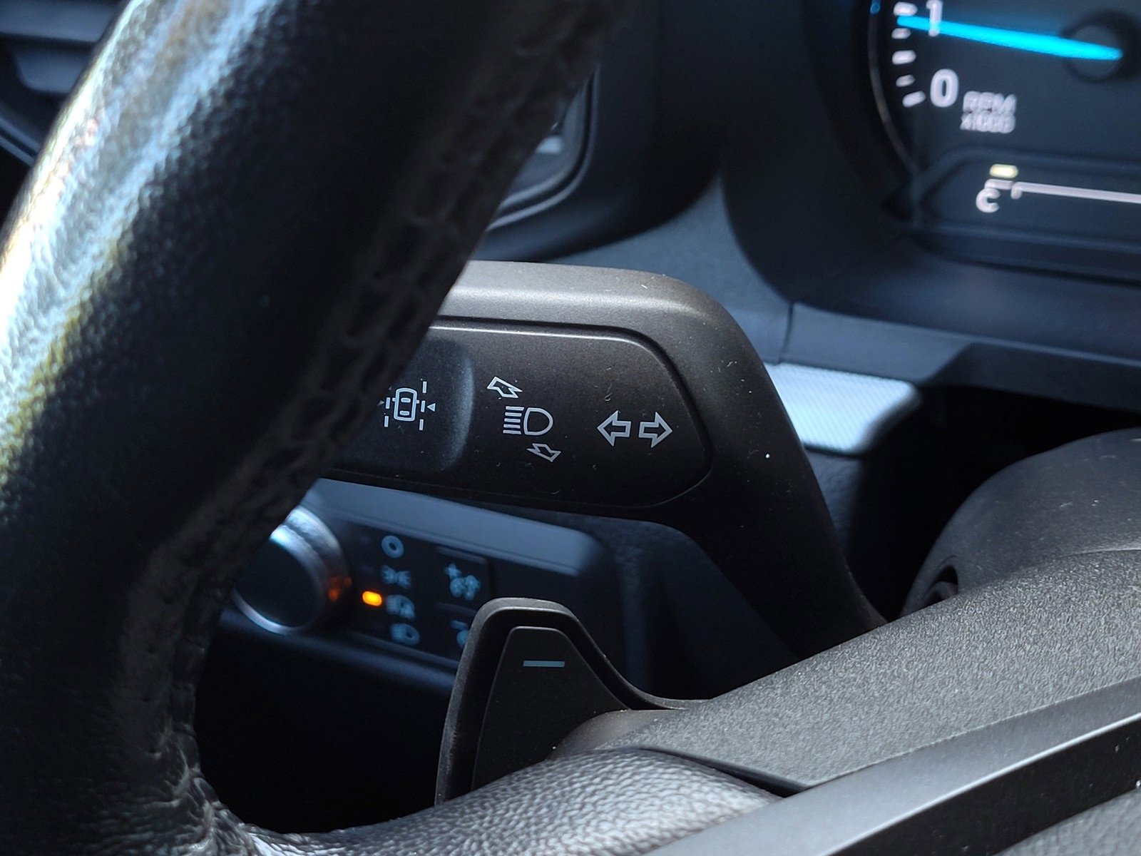 Used 2020 Ford Explorer XLT w/ Comfort Package image 24