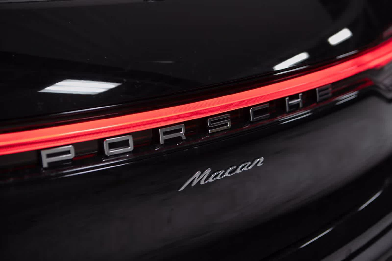 Certified 2026 Porsche Macan AWD/4WD image 19