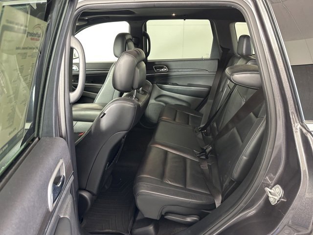 Used 2018 Jeep Grand Cherokee Limited image 31