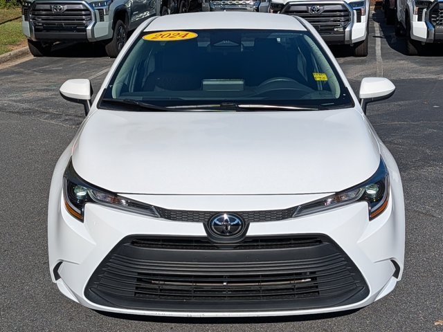 Used 2024 Toyota Corolla LE FWD image 2