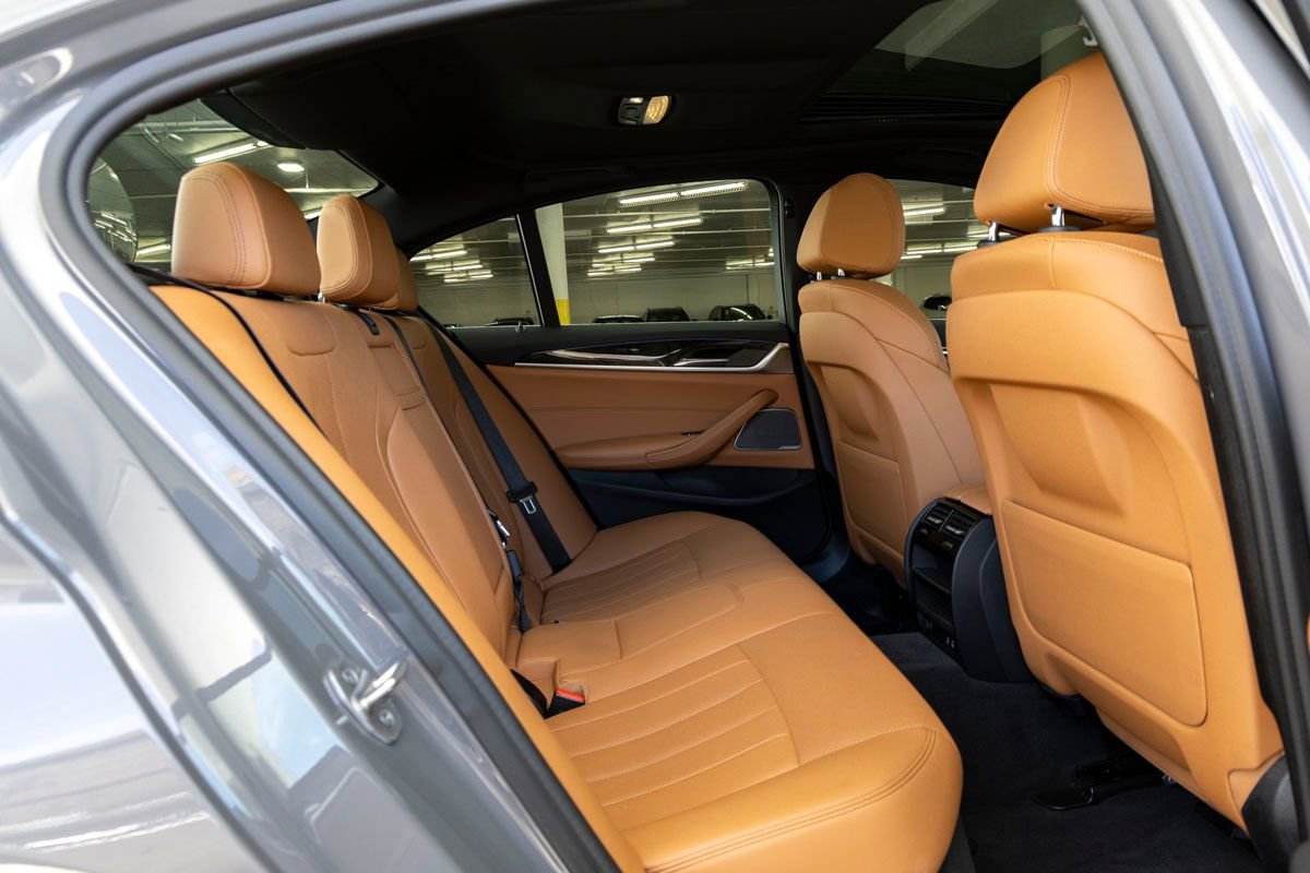 Used 2021 BMW 530e w/ Premium Package RWD image 25