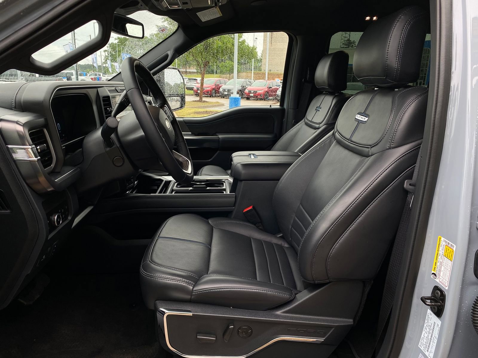 Used 2025 Ford F250 Platinum w/ FX4 Off-Road Package image 12